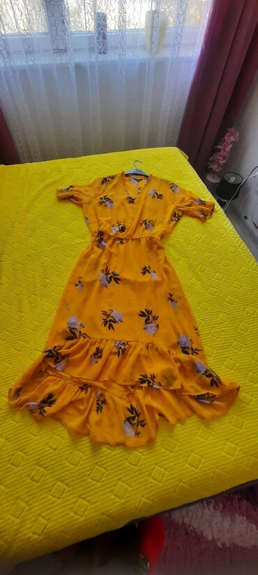 Women's Clothing: L (EU 40), XL (EU 42), color - Yellow, Other style, Short sleeves