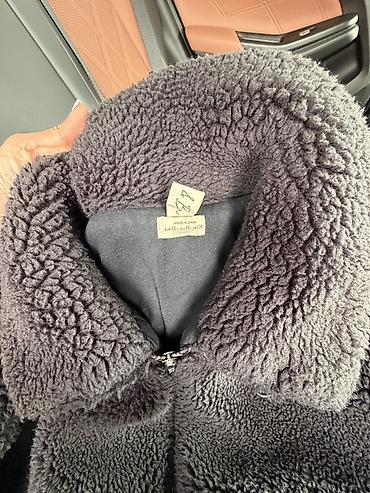 кожаная куртка мужская: Kurtka qara XS razmer,PULL & Bear marka — 2