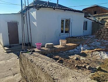 Продажа коттеджей и домов: Кочкор центрдан 5 бөлмөлүү үй сатылат. үйдүн көрүнүшү сүрөттөдүгөй — 2