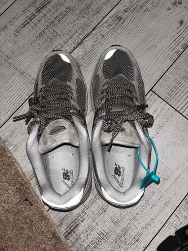 Krasofkalar və idman ayaqqabıları: New Balance 2002R idman ayaqqabısı – boz rəng palitrası 45 ölçü - — 4