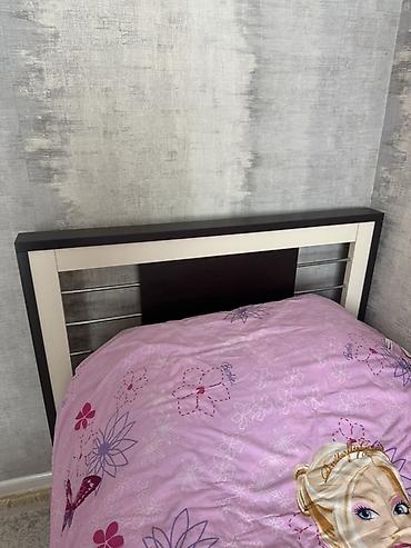 Çarpayılar: Tək nəfərlik çarpayı - Ölçü: təxmini 90x200 sm (tək ölçü) - Karkas — 2