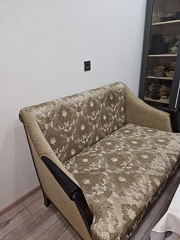 ucuz carpayi: Klassik üslubda 2 nəfərlik divan - Ümumi görünüş: Qəhvəyi-bej — 2