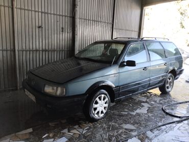 Volkswagen: Volkswagen Passat: 1989 г., 1.8 л, Механика, Бензин, Универсал