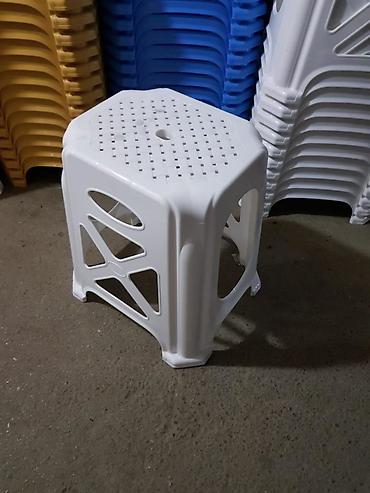istolar: Plastic tabureler satilir Her bir malllarimiz yeniyir Qiymet 10 azn — 3