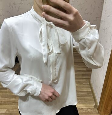 Рубашки и блузы: S (EU 36), M (EU 38), цвет - Белый