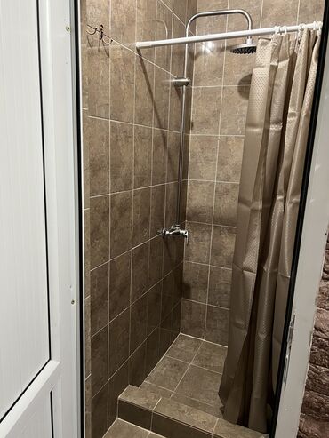 Посуточная аренда комнат: 200 м² — 11