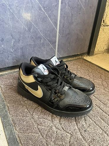 обувь nike: Кроссовки низкие в баскетбольном стиле с логотипом Jumpman (Air — 1