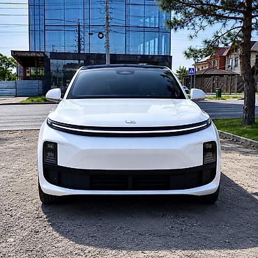 byd e1: Lixiang L6: 2024 г., 1.5 л, Гибрид, Кроссовер — 2