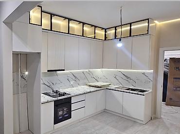silver kitchen: Кухонный гарнитур угловой, современный - Планировка: Г‑образная, с — 1