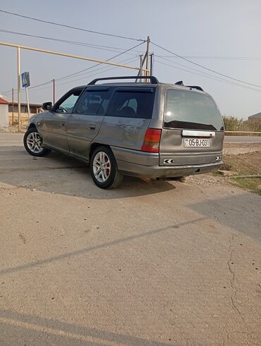 Opel: Opel Astra Caravan (şunur kuzov) Xüsusiyyətlər: - Kuzov — 14