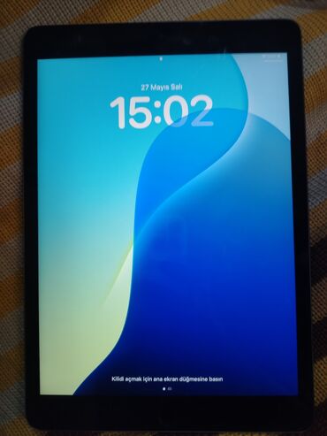 зарядка ipad: İPad 9 Nəsil problemi yoxdur işləkdir Arxasında Cızıqlar. Var