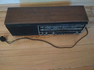 Əntiq radio: Priyomnik (Radioqəbul edici) Satılır. Heç bir problemi yoxdur. 100 — 6