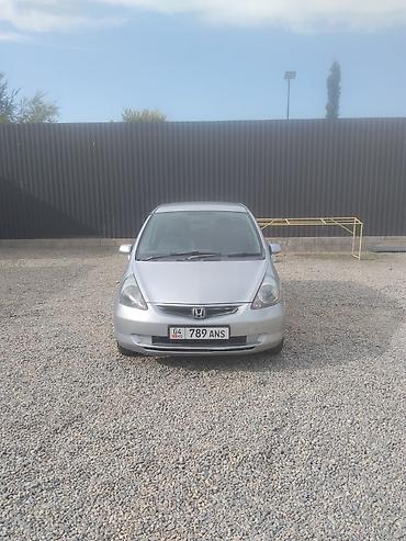 Honda Fit: 2001 г., 1.3 л, Автомат, Бензин, Хэтчбэк
