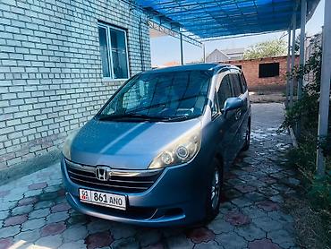 Honda Stepwgn: 2005 г., 2 л, Автомат, Минивэн