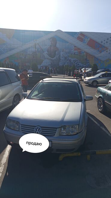 Volkswagen: Volkswagen Bora: 2001 г., 1.6 л, Автомат, Бензин, Седан