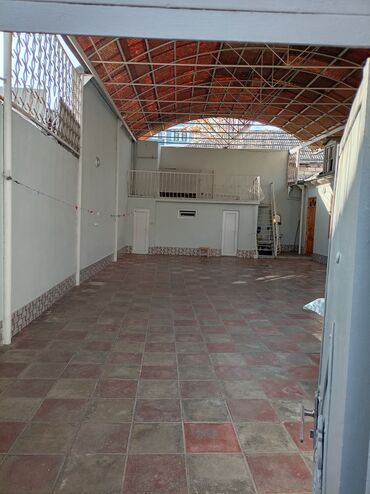 Köhnə tikili: Gəncə, 4 otaqlı, Köhnə tikili, 180 kv. m -da lalafo.az — 2 Köhnə tikili: Gəncə, 4 otaqlı, Köhnə tikili, 180 kv. m — 2