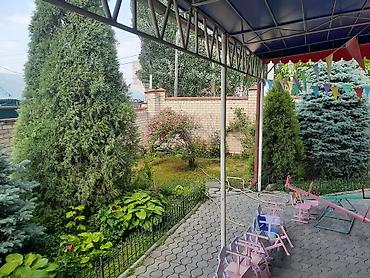 Продажа коттеджей и домов: Продается дом на первой линии по ул. Садырбаева /ул. Ахунбаева — 9