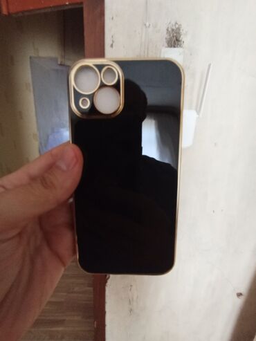 Kabrolar: Telefon modelləri üçün qızılı çexollar satılır.honor x8b x9c iPhone 13 — 12