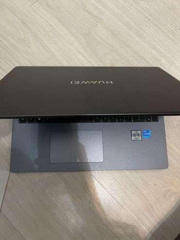 casper notebook qiymetleri: Huawei MateBook D 16 Space Gray noutbuku, yüksək performanslı Intel