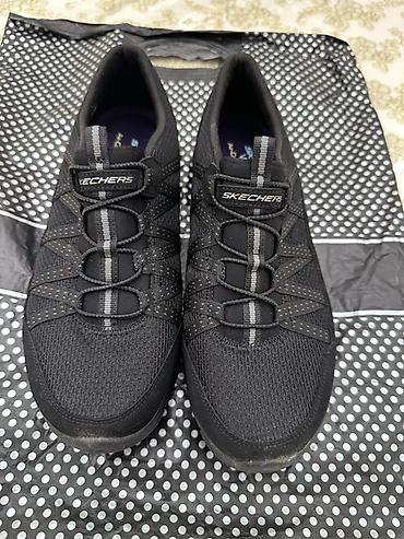Договорная цена Кроссовки Skechers женские, модель с эластичной
