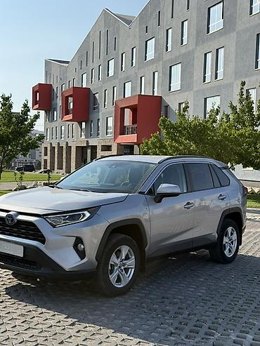 тайота: Toyota RAV4: 2021 г., 2.5 л, Автомат, Бензин, Кроссовер — 2