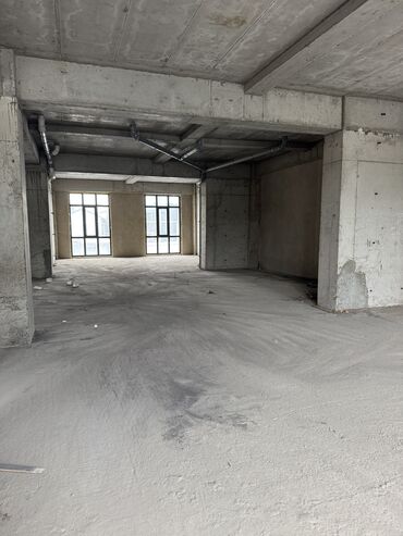 Офисы: Сдаю Офис, 124 м², В жилом комплексе, 1 линия