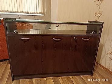 Оборудование для магазинов: Стеклянная витрина-шкаф, Б/у, Самовывоз — 5