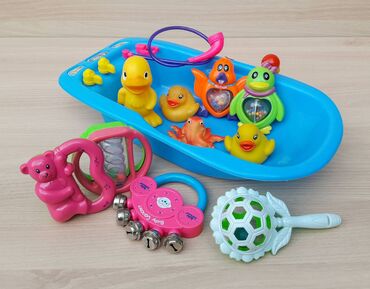 игрушечные коляски для кукол: Ванночка для кукол, новая, вместе с игрушками что на фото. Размер