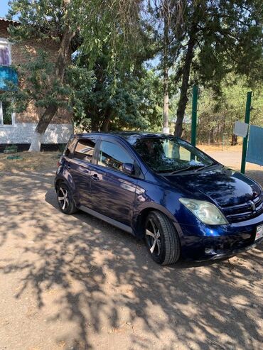 продам срочно машину: Toyota ist: 2002 г., 1.3 л, Автоматтык, Бензин