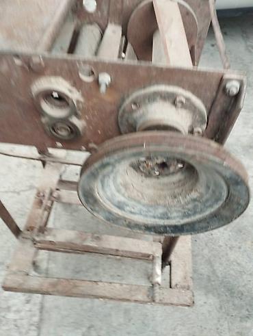 Колье: Металлический станок/механизм с загрузочным лотком и приводным узлом — 23