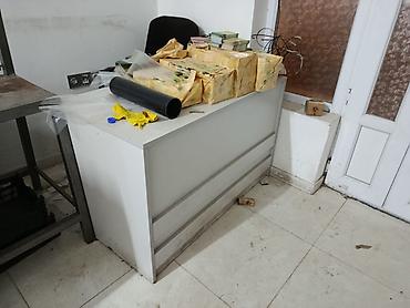 işlənmiş ofis stolu: Ofis ucun stol ve kreslo birlikde 150 azn — 1