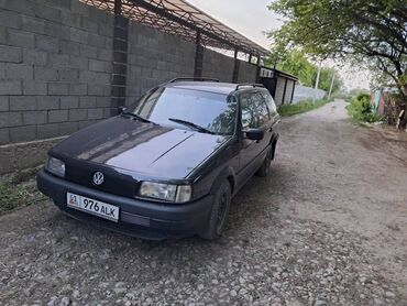 Volkswagen Passat: 1993 г., 2 л, Механика, Бензин, Универсал