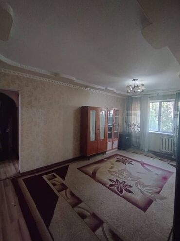 дом обмен на квартиру: 3 комнаты, 68 м², Индивидуалка, 1 этаж, Старый ремонт