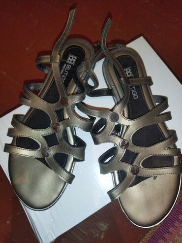 Женская обувь: Летние сандалии, темно серебристого цвета из Турции. Состояние хорошее