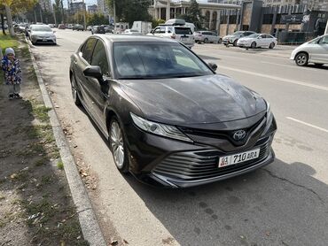 Toyota: Toyota Camry: 2018 г., 2.5 л, Вариатор, Гибрид, Седан