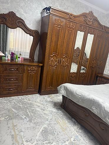 подушка на стул: Спальный гарнитур, Б/у, Двуспальная кровать, Дерево, цвет - Коричневый — 1
