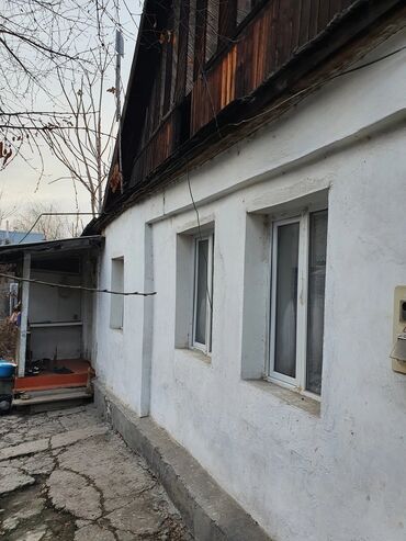 купить дом в рассрочку в бишкеке: Барак, 50 кв. м, 3 бөлмө, Кыймылсыз мүлк агенттиги, Эски ремонт