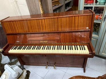 akustik piano: Piano, Petrof, Akustik, İşlənmiş, Ünvandan götürmə