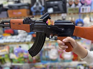 lego technic konstruktorları: ❗️Yeni AK47 böyük ölcülü aftomat. 💥yumuru qırmızı gülləylə atış edir — 2