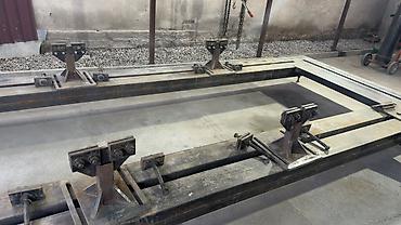 Домкраты, подъемники: Стапель для кузовного ремонта автомобилей - Напольная рама из — 1