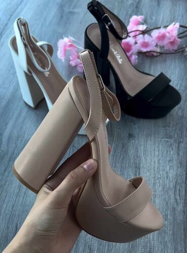 sandale do kolena: Sandals