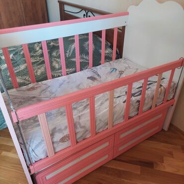 Oğlan və qız üçün, Dördbucaq, Beşik, Dəst ilə, Matras ilə, Yellənmə mexanizmsiz