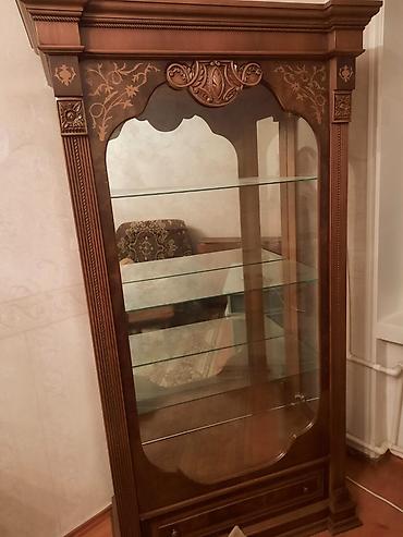 Буфеты: Klassik üslubda vitrin şkaf (2 eded) - Material: ağac karkas, şüşə — 2