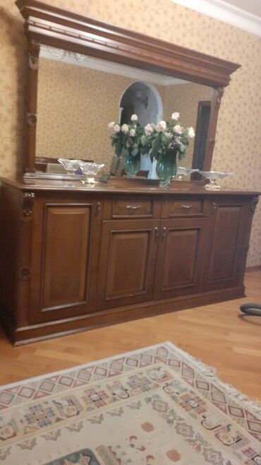 Salon masaları: Ukrayna mebelinin kamodu satılır Problemi yoxdu qiymət 150 azn ünvan