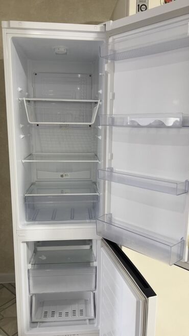 холодильник 2х камерный: Холодильник Beko, белый, с нижней морозильной камерой. Характеристики