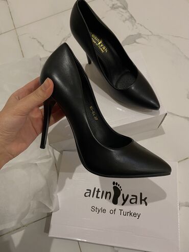 yun qadın şap şapları: Yenidir geyinilmeyib deri Altın Ayak qadın klassik tufliləri