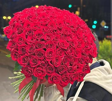 101 gul: 101 Roza🌹120₼ 60 sant - Qırmızı qızılgül buketi: sıx və həcimli — 4