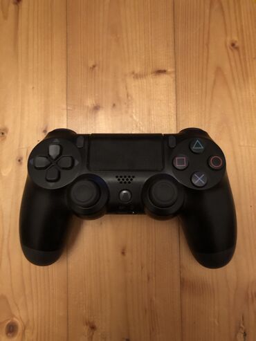 video maqnitafon: Playstation 4 Pultu Originalla birə bir İşıqları yanır Titrəməsidə