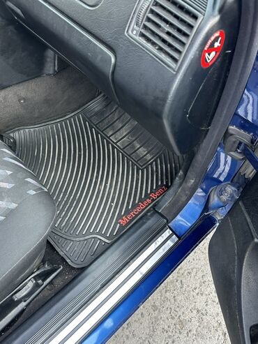 Mercedes-Benz: Mercedes-Benz C-Class universal Xüsusiyyətlər: - Kuzov: universal — 13