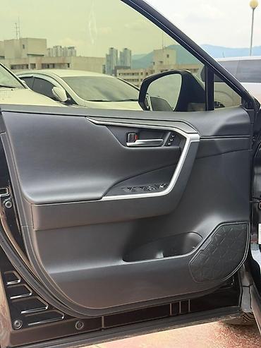 Toyota: Toyota RAV4: 2019 г., Гибрид, Кроссовер — 12